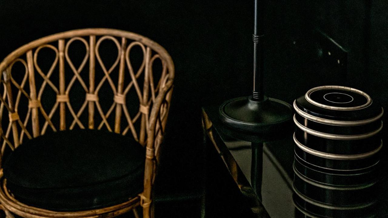 Monsieur George Hotel & Spa - Champs-Elysees Paris Eksteriør bilde A rattan chair