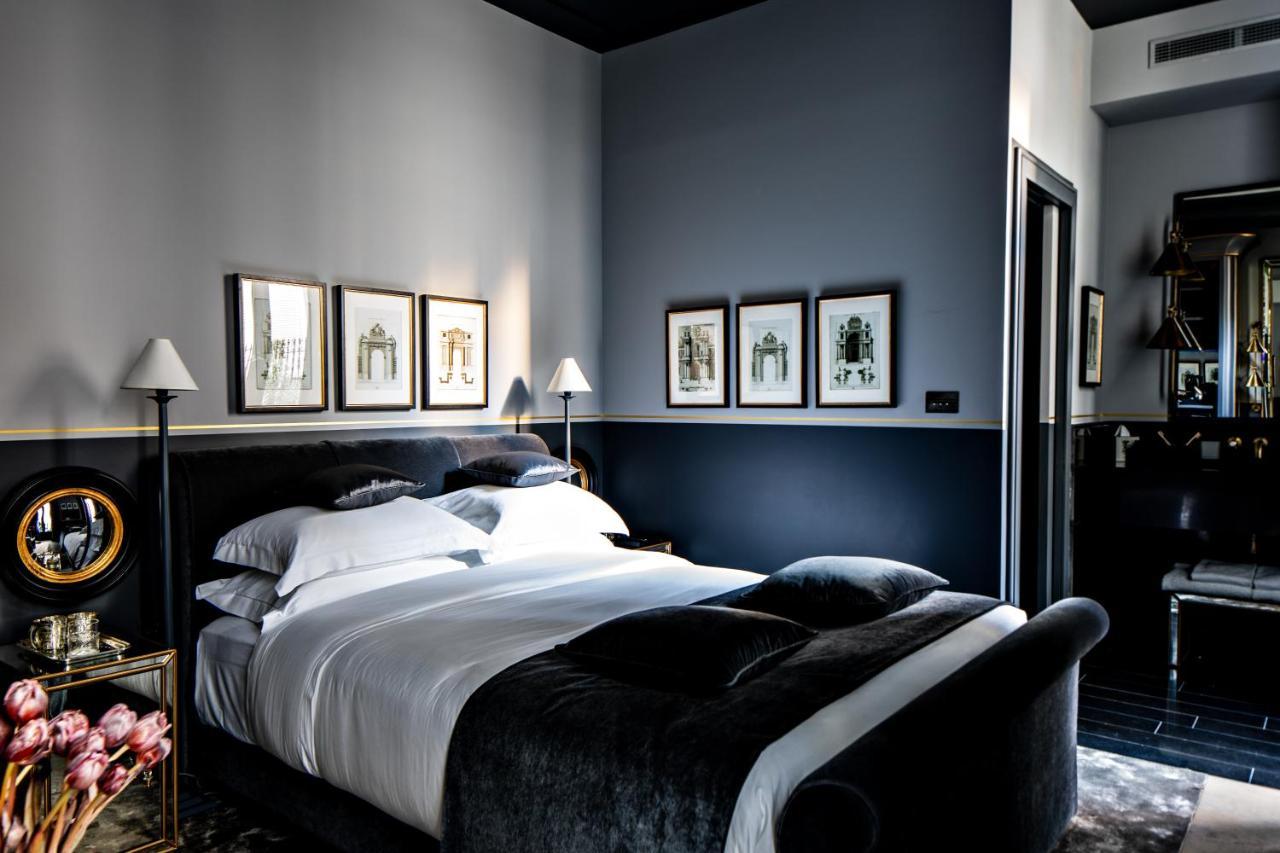 Monsieur George Hotel & Spa - Champs-Elysees Paris Eksteriør bilde A bedroom at the Hotel